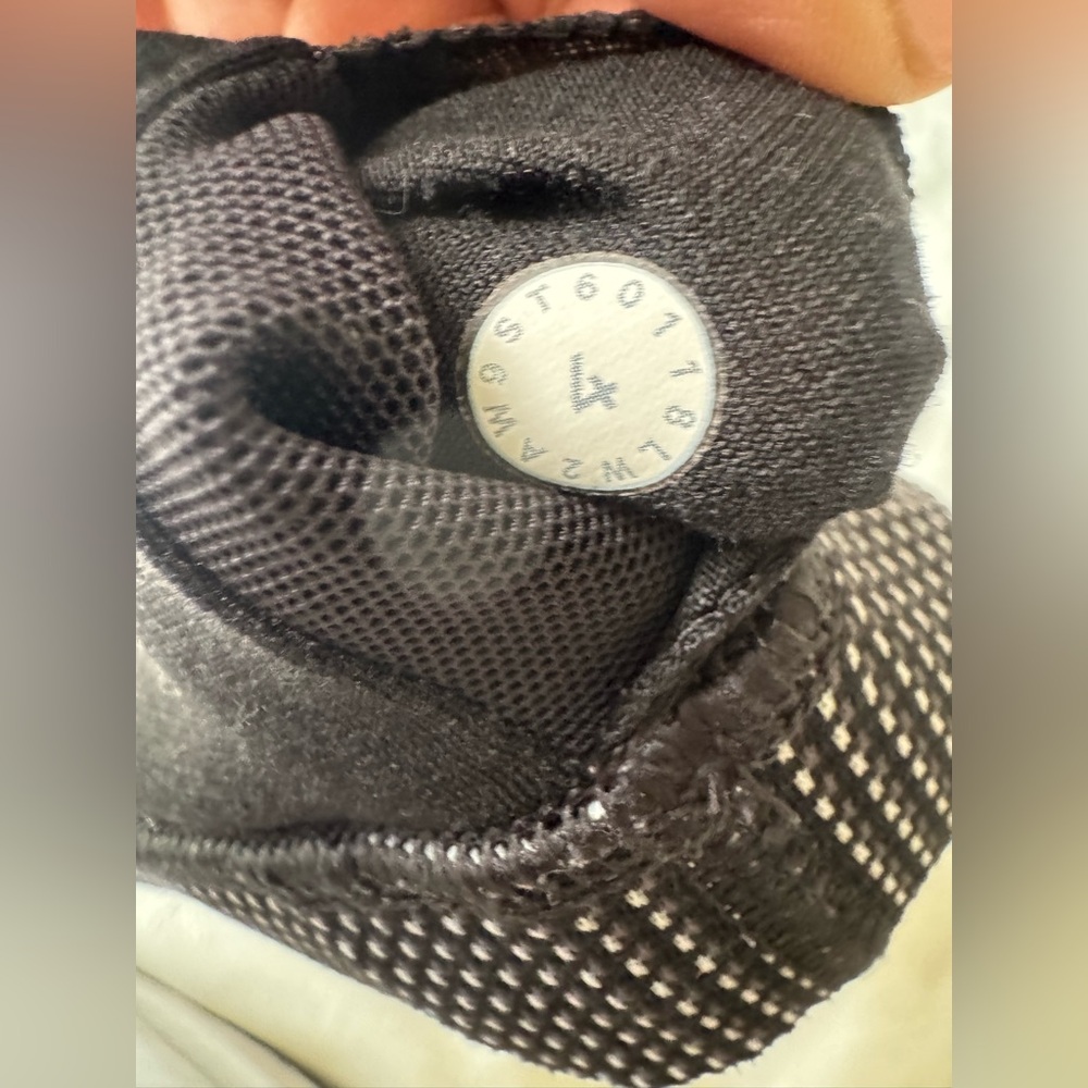 Lululemon athletic bra - Picture 5 of 6